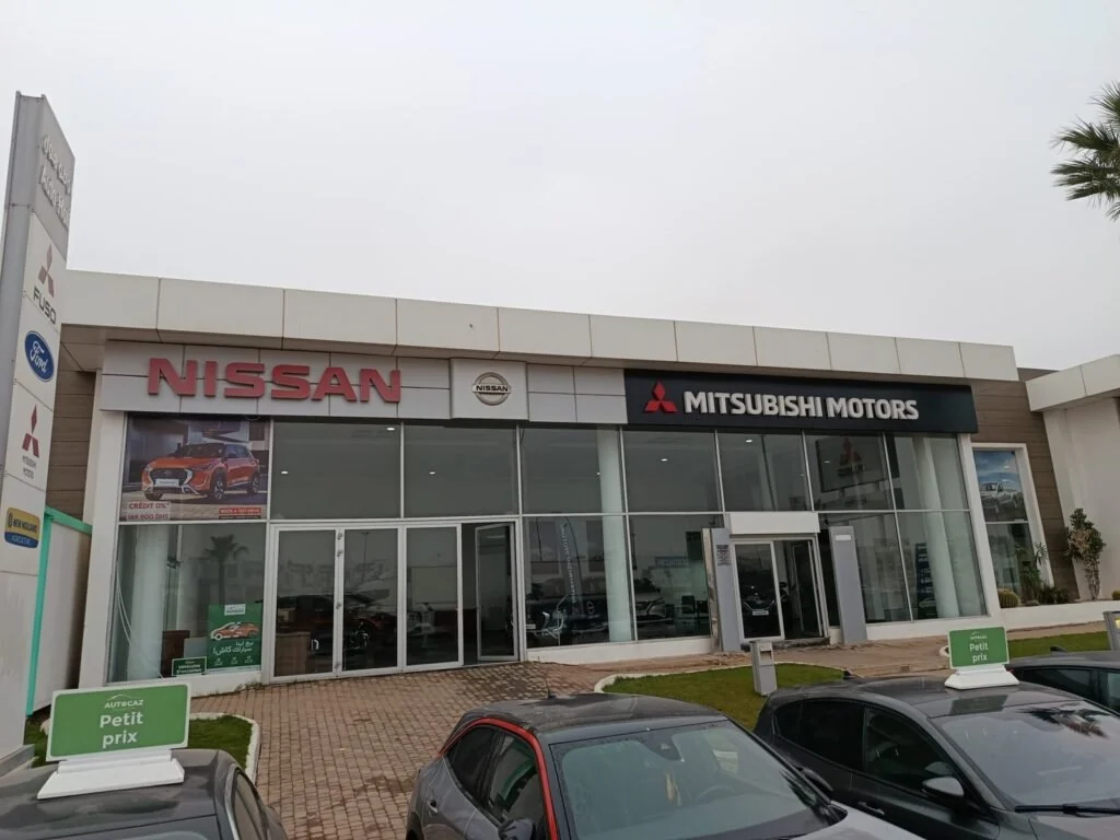 Façade du showroom AutoHall à Tikouine, Agadir